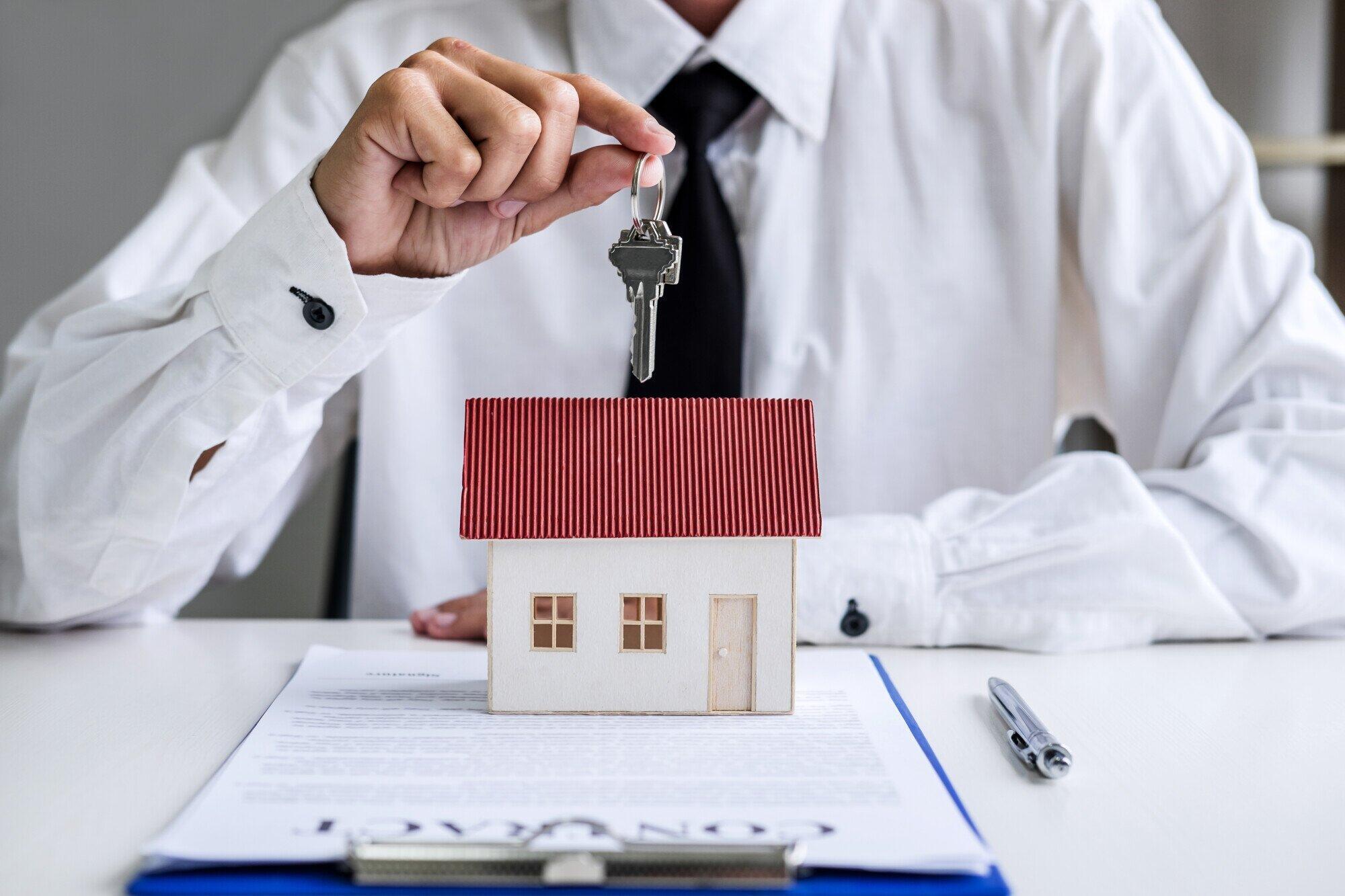Real-estate-agent-Sales-manage