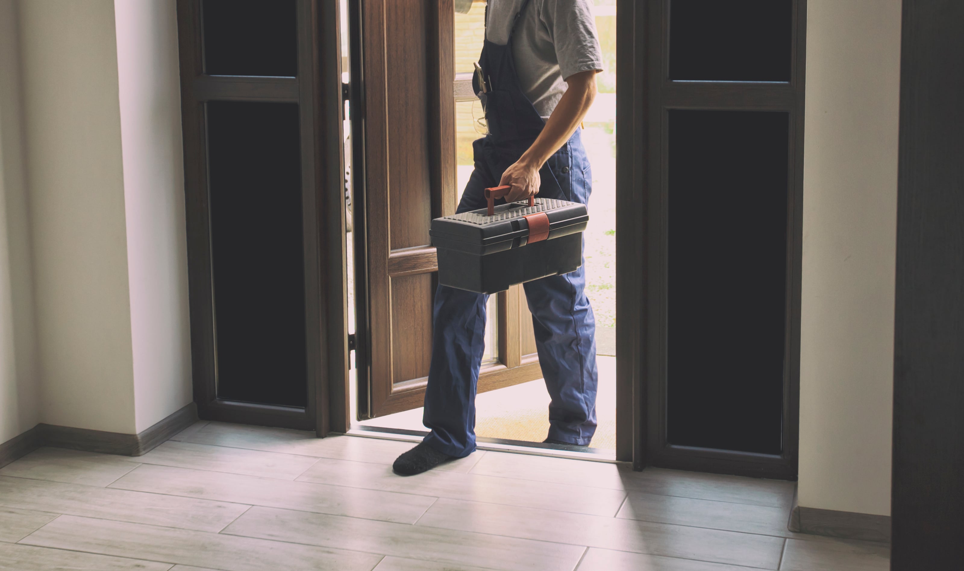 Should You Repair Your Home Before Your Insurance Claim Is Settled?