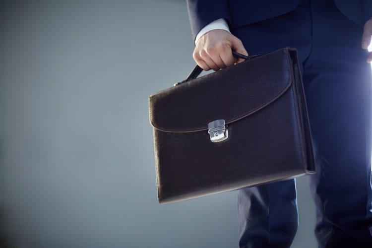 4 Questions to Ask Before Hiring an Attorney to Settle Insurance Claim Disputes